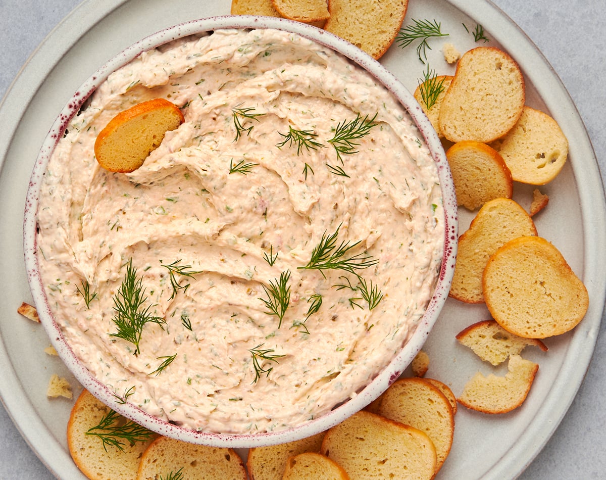 Minute Smoked Salmon Dip: Easy, Creamy, & Crowd-Pleasing